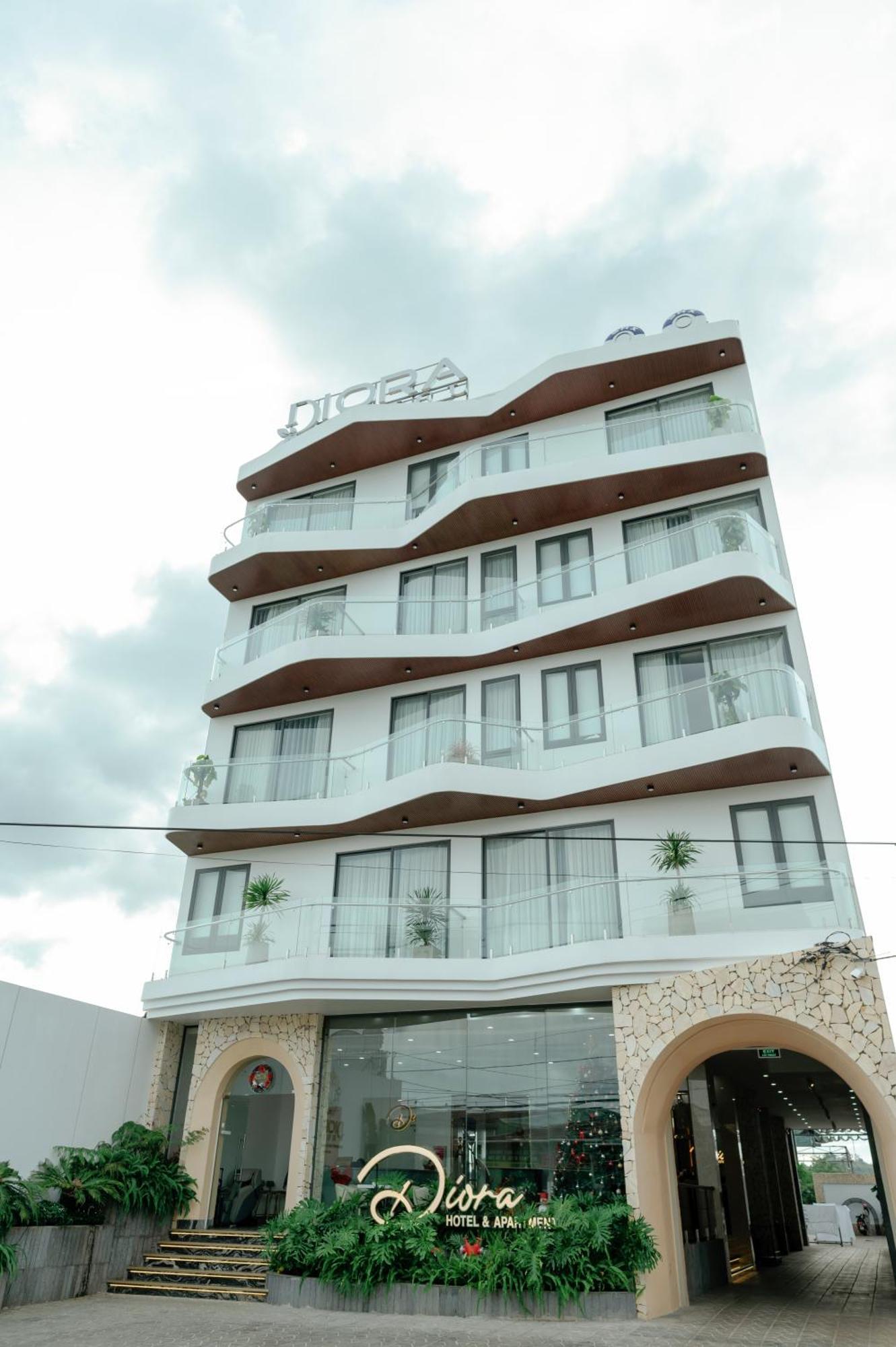 Diora Hotel Pleiku By Hos מראה חיצוני תמונה