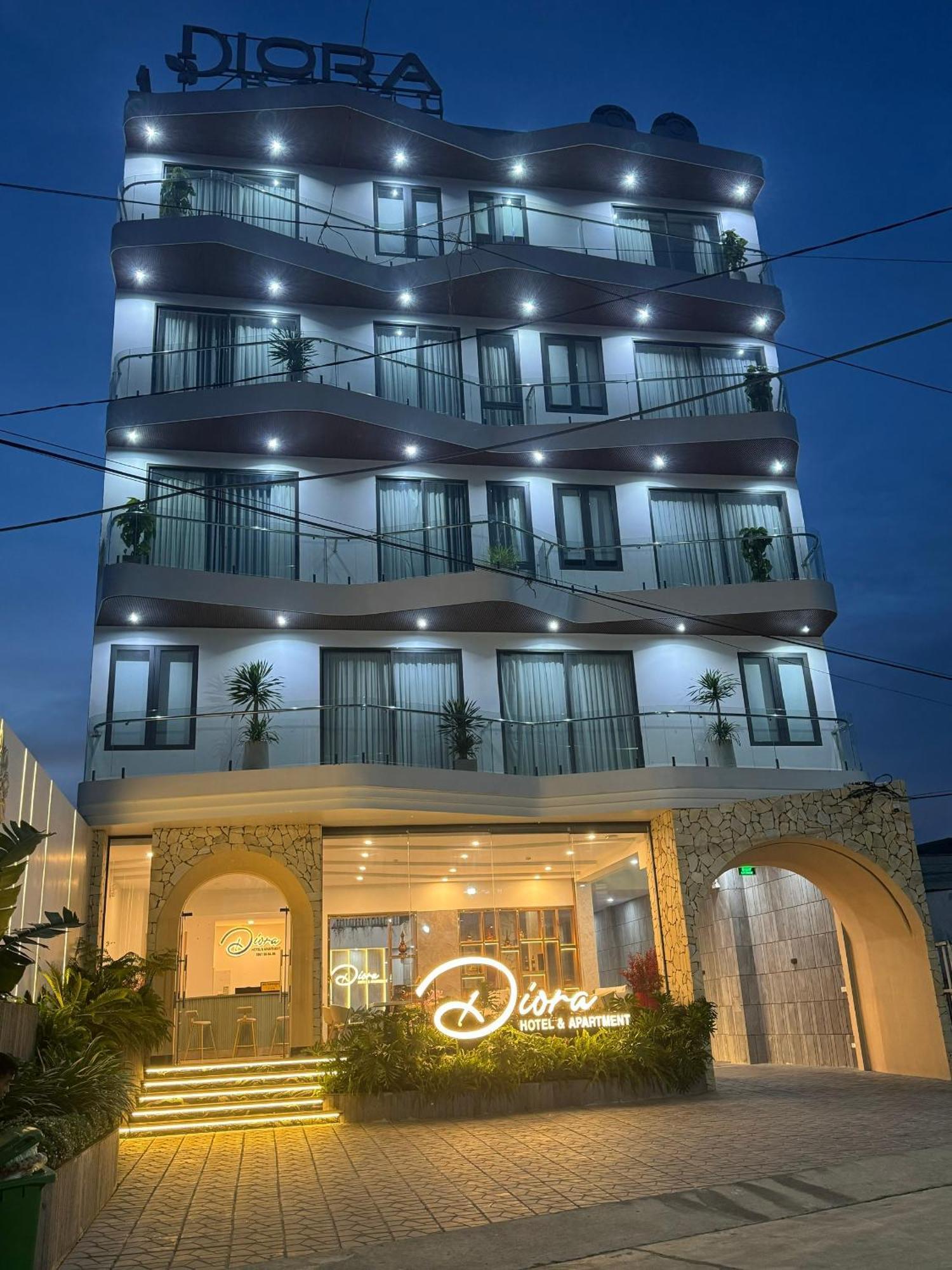 Diora Hotel Pleiku By Hos מראה חיצוני תמונה