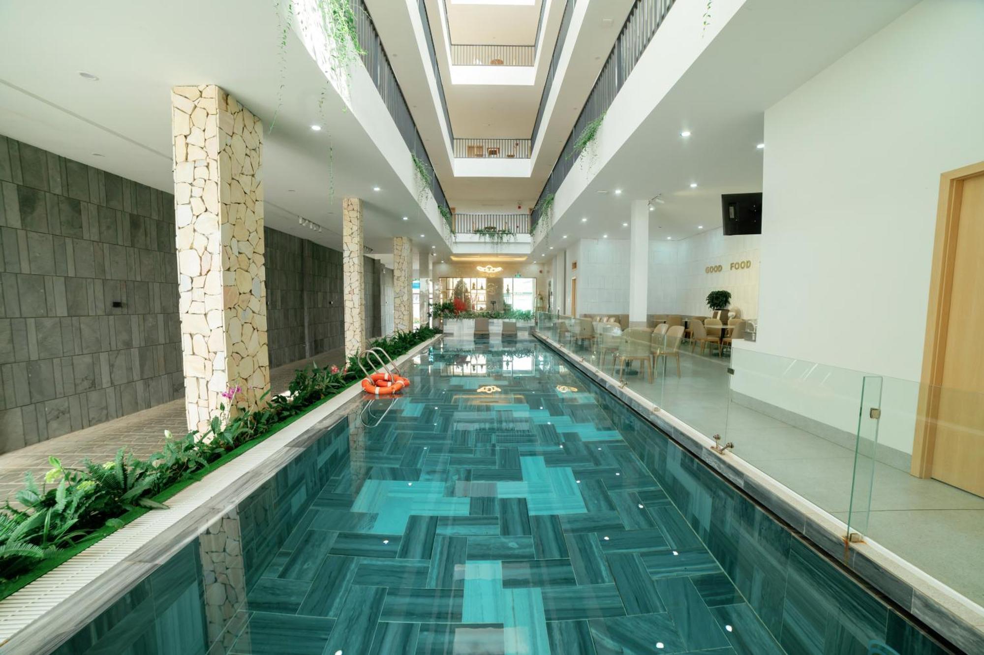 Diora Hotel Pleiku By Hos מראה חיצוני תמונה